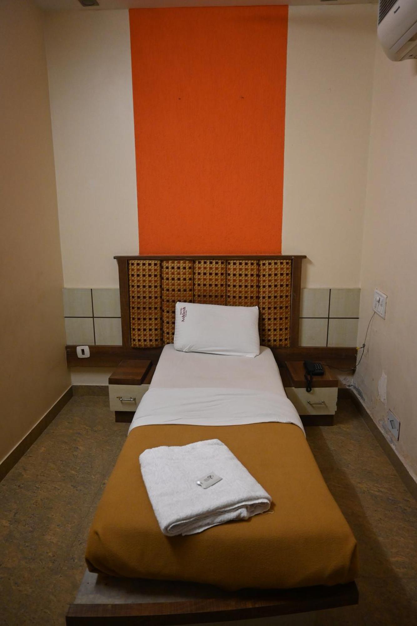 Hotel Ashlesh Manipal Extérieur photo