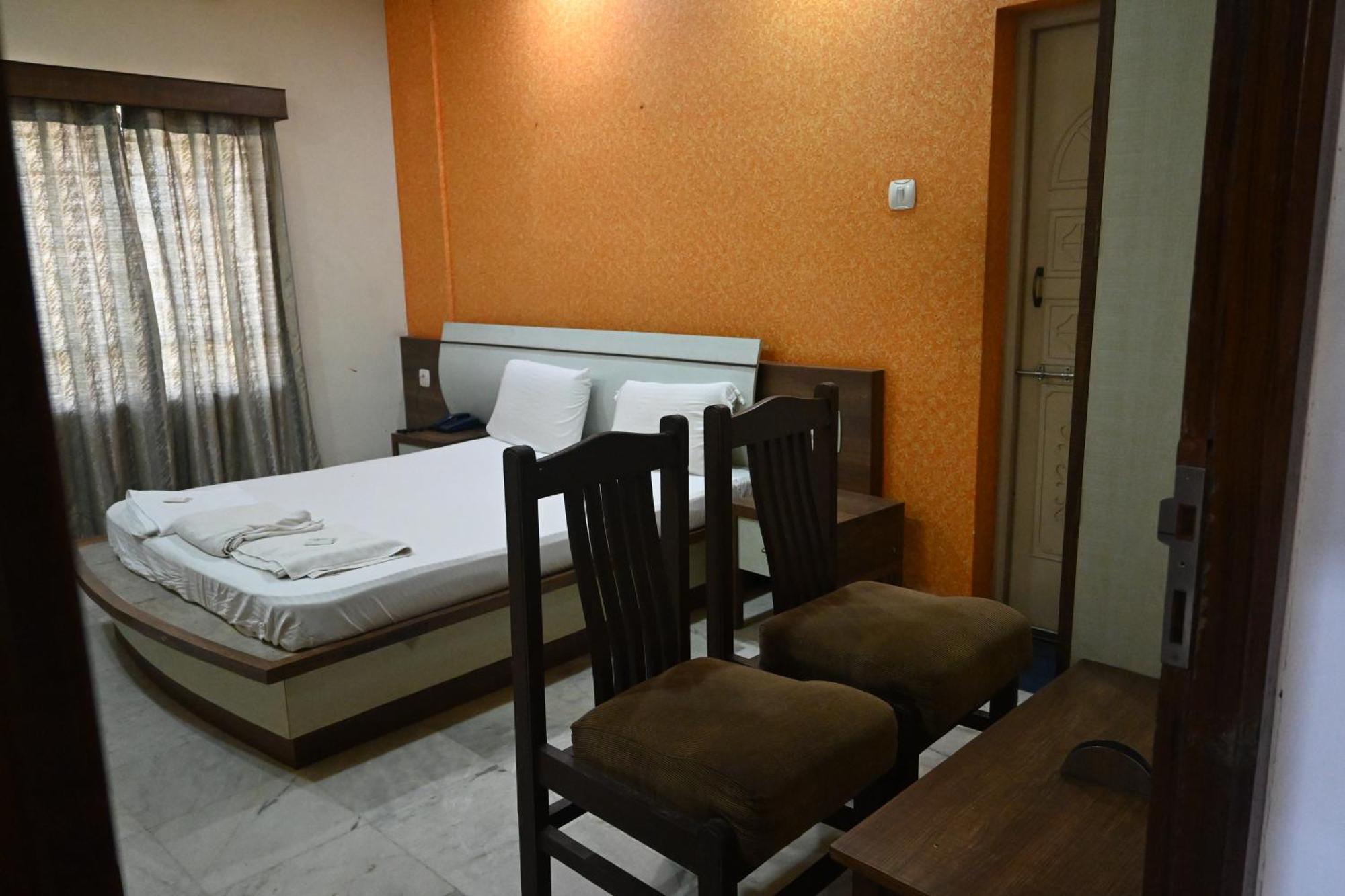 Hotel Ashlesh Manipal Extérieur photo